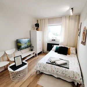 Apartament Terra Apartament - Cozy Studio With Netflix & Free Parking, Kraków